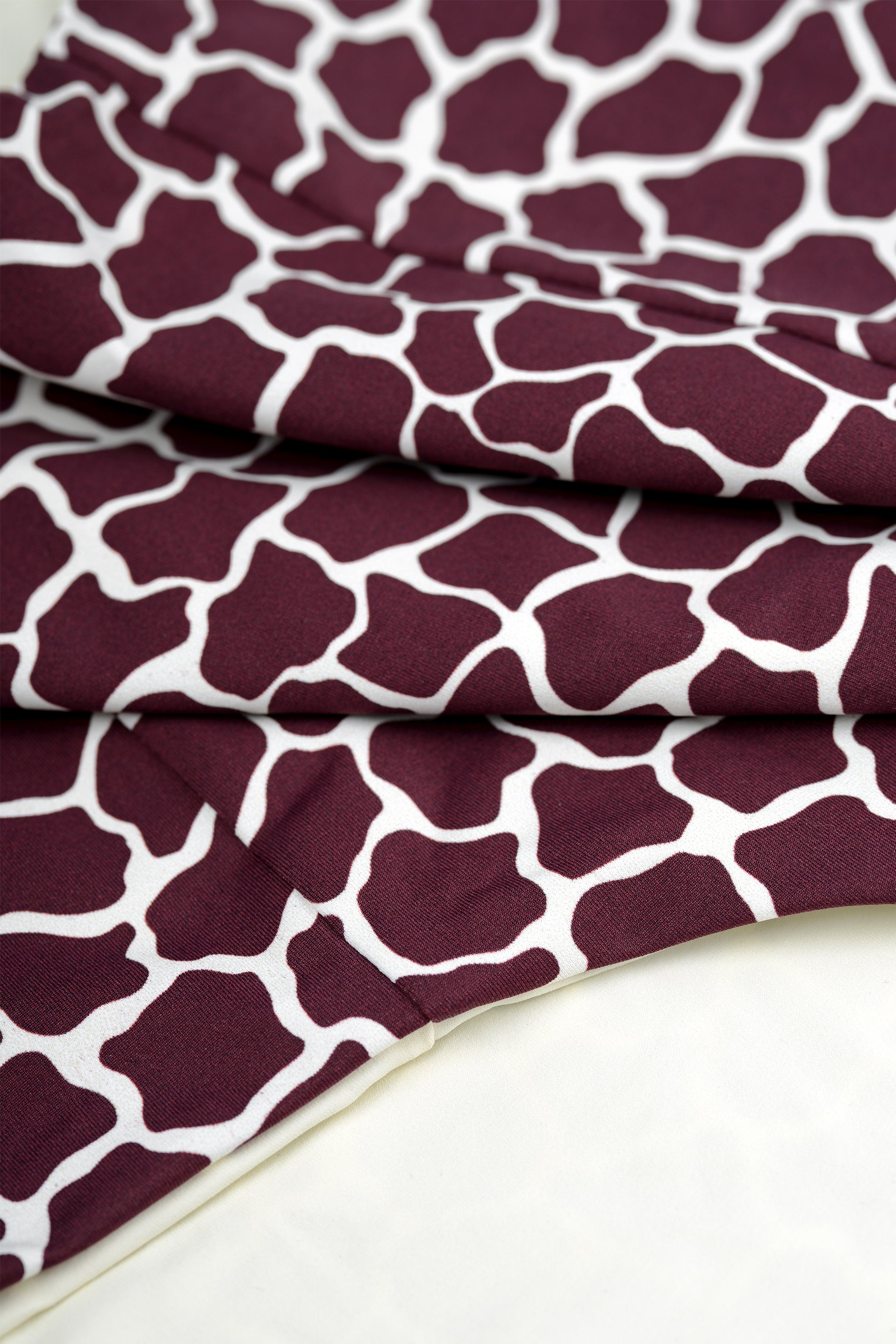 BRIEFS - The Classic Cut - Bordeaux Giraffe print