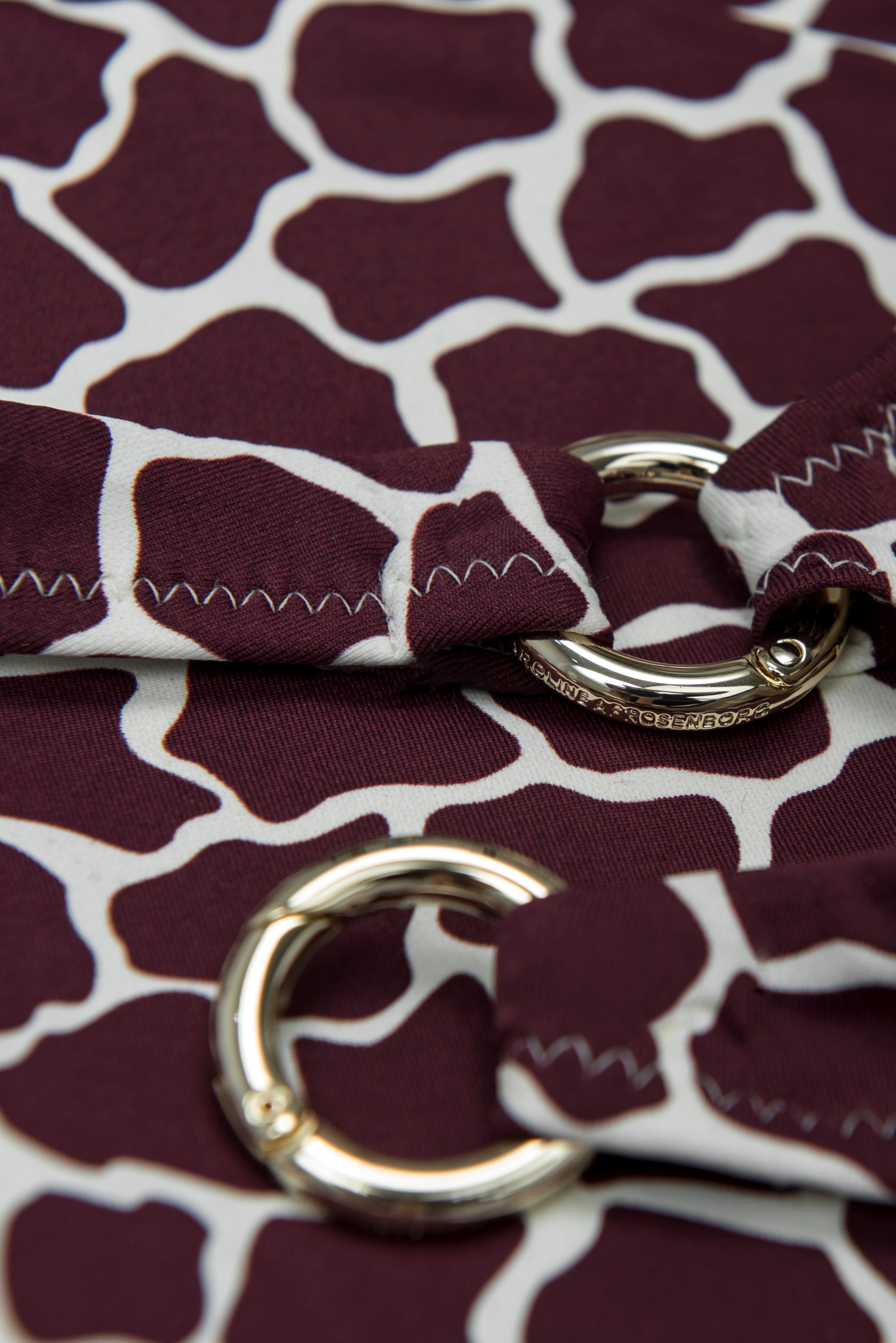 TOP - The Supportive Cross Back - Bordeaux Giraffe Print